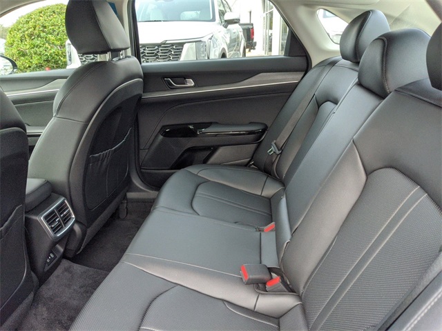 Vehicle image 4 of 23