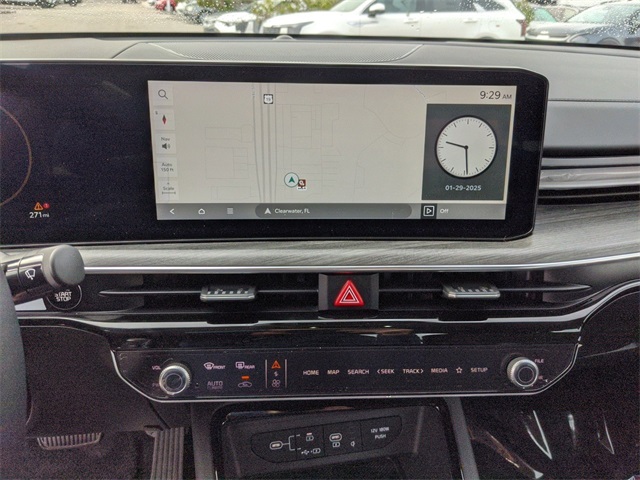 Vehicle image 12 of 23