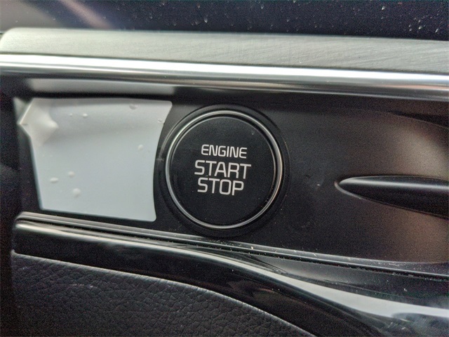Vehicle image 10 of 23