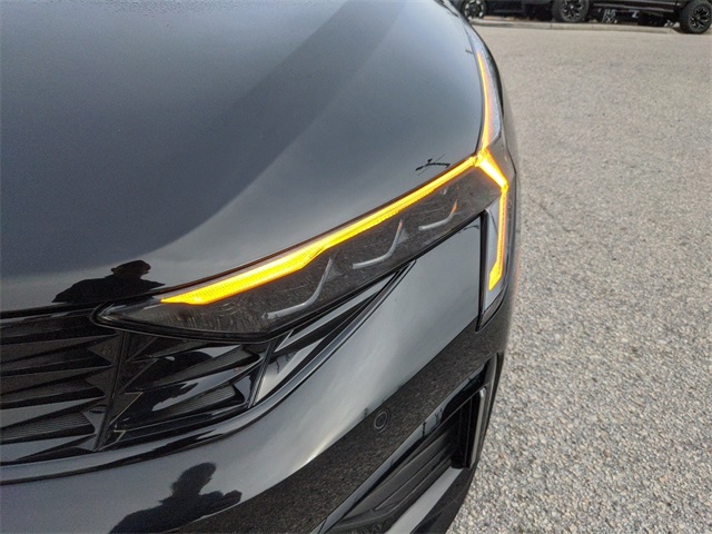 Vehicle image 16 of 23