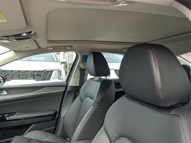 Vehicle image 5 of 23