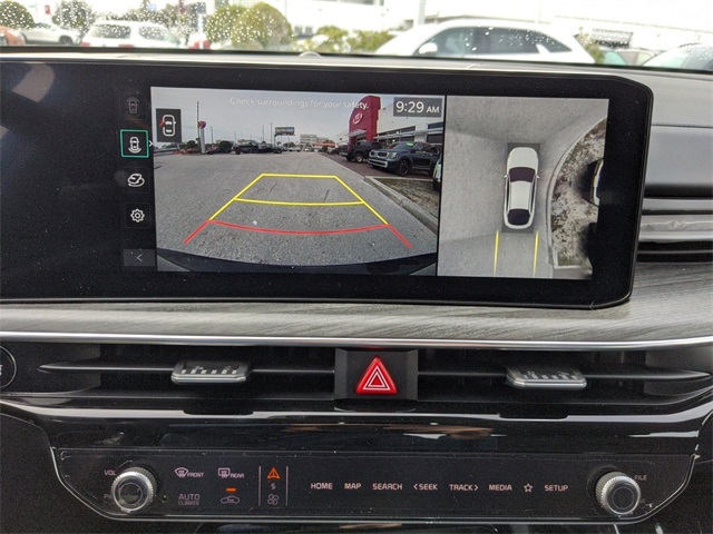 Vehicle image 11 of 23