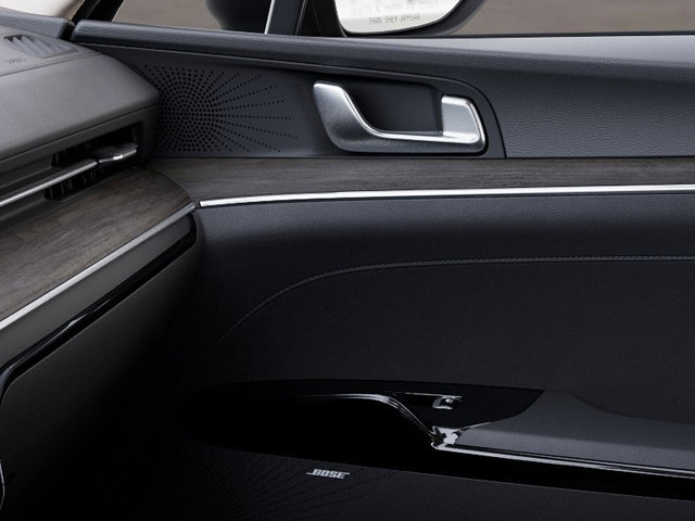 Vehicle image 25 of 27