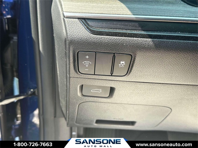 Vehicle image 21 of 34