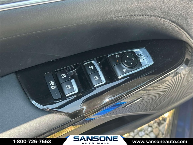 Vehicle image 17 of 34