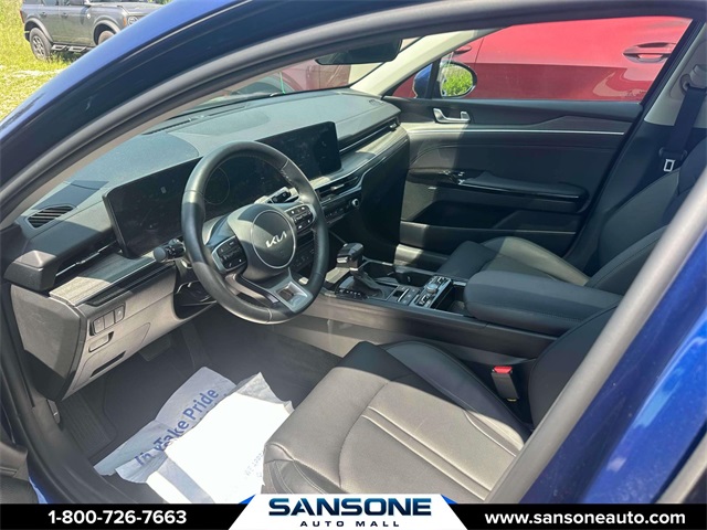 Vehicle image 15 of 34