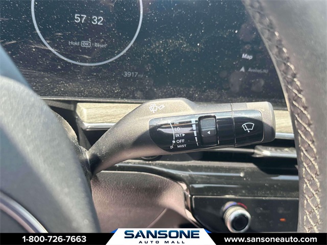Vehicle image 25 of 34
