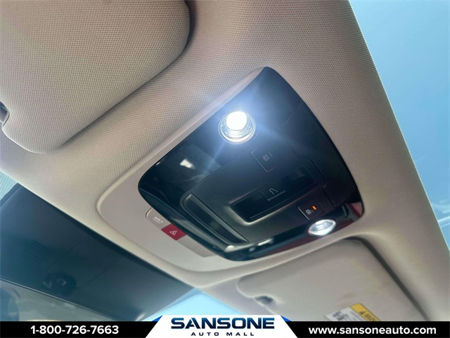 Vehicle image 33 of 34