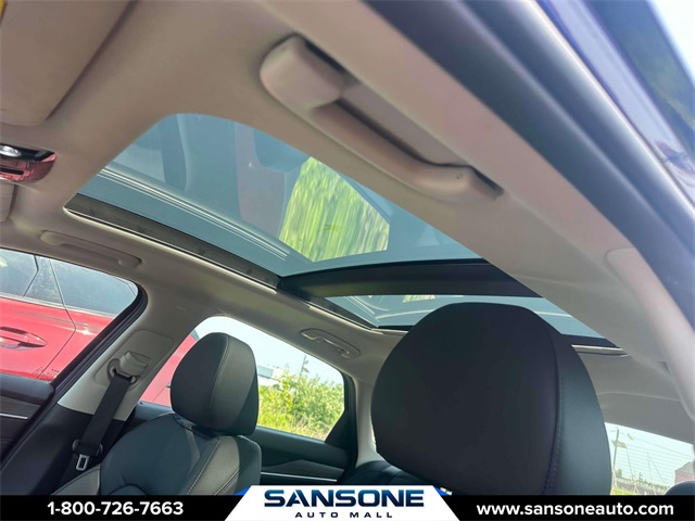 Vehicle image 20 of 34