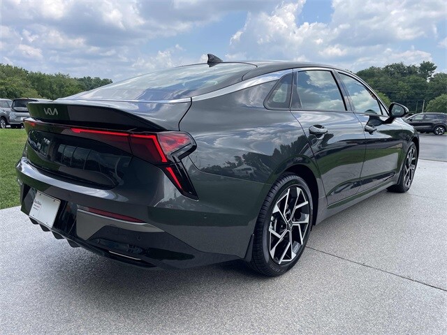 Vehicle image 5 of 20