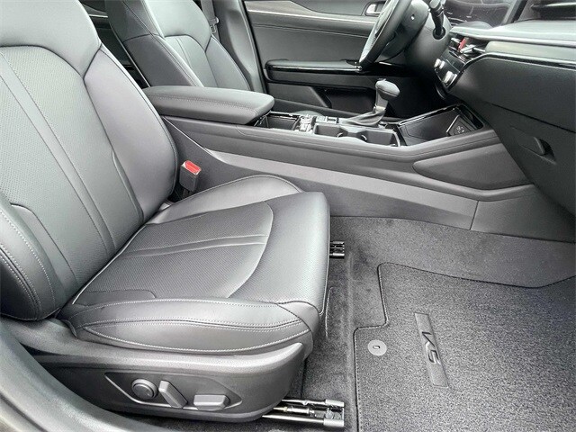 Vehicle image 11 of 20