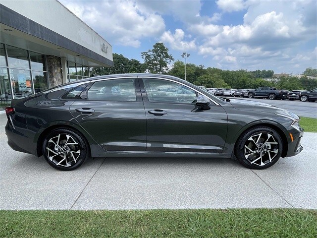 Vehicle image 4 of 20