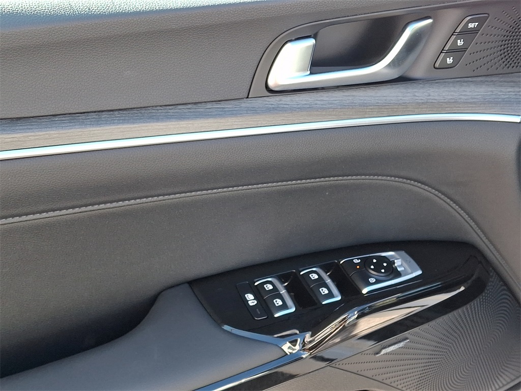 2025 Kia K5 EX Image 24 of 30