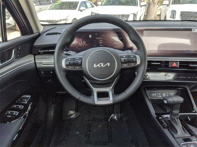 Vehicle image 12 of 23