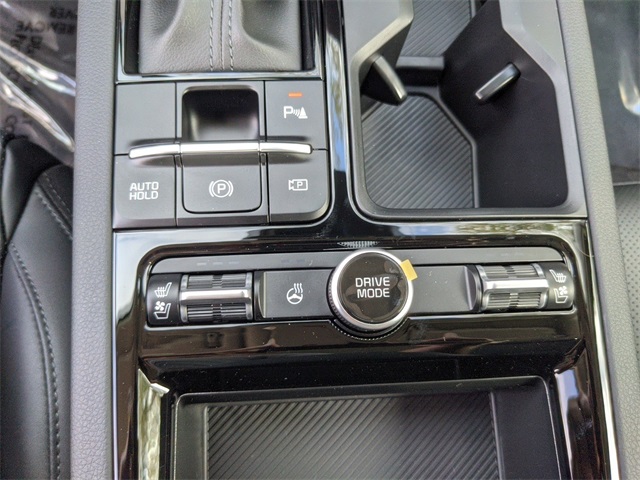 Vehicle image 19 of 23