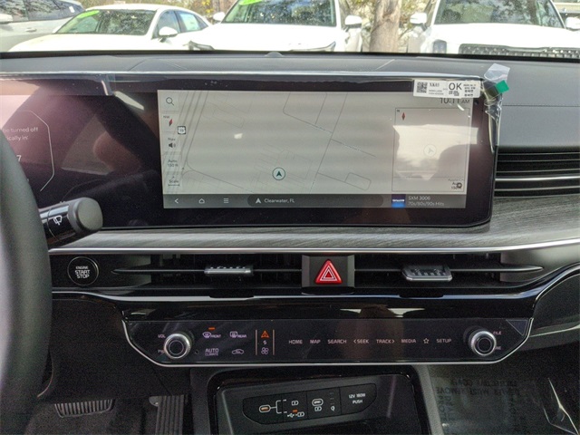 Vehicle image 18 of 23
