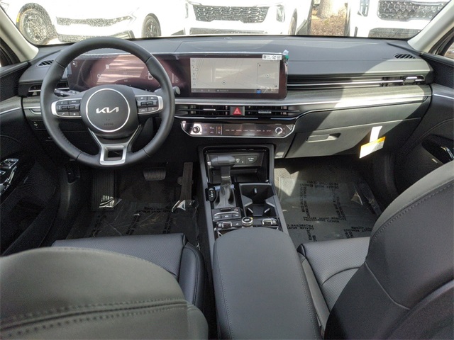 Vehicle image 10 of 23