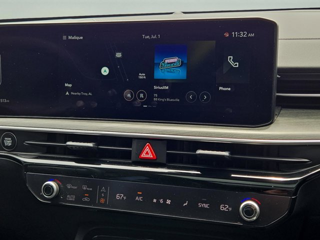 Vehicle image 21 of 29