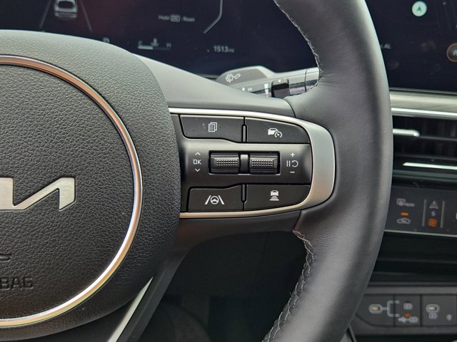 Vehicle image 19 of 29