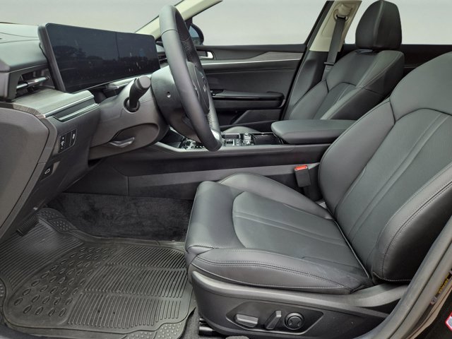 Vehicle image 12 of 29