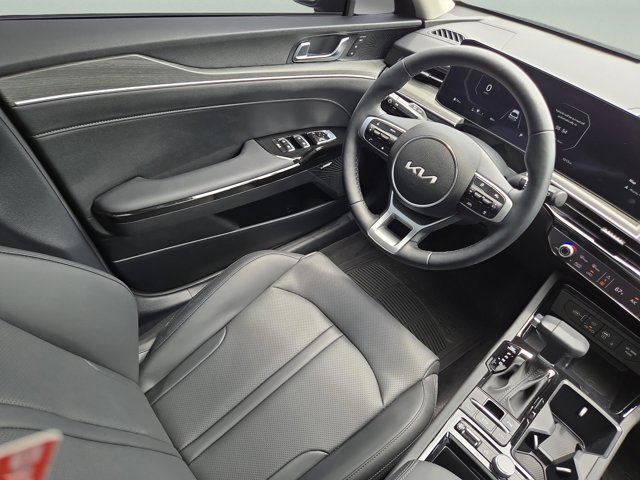 Vehicle image 14 of 29
