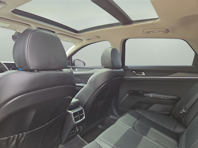 Vehicle image 27 of 29
