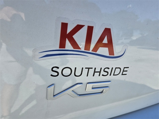 Vehicle image 16 of 22