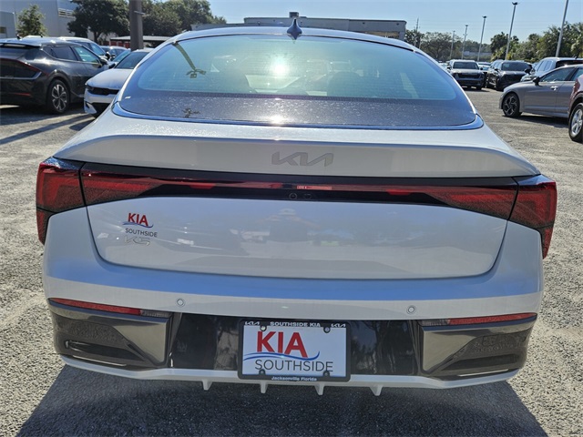 Vehicle image 4 of 22