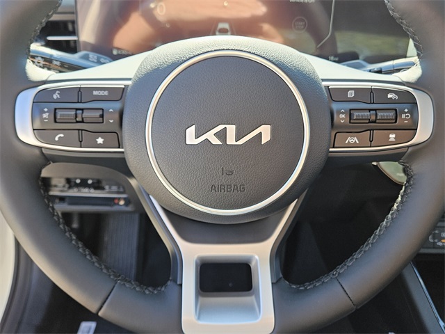 Vehicle image 15 of 22