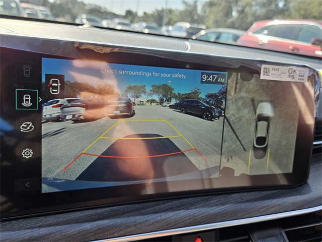 Vehicle image 17 of 22