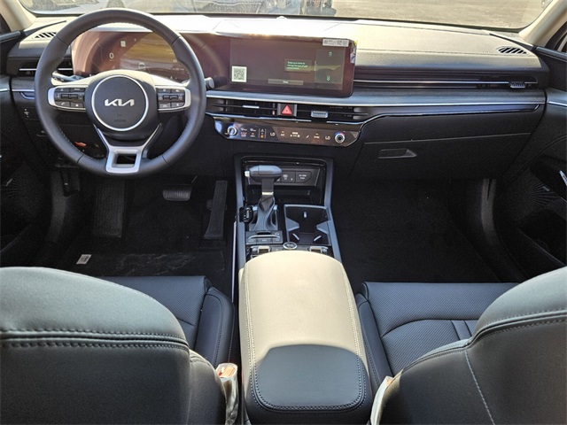 Vehicle image 14 of 22