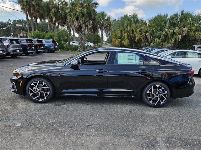 Vehicle image 4 of 22