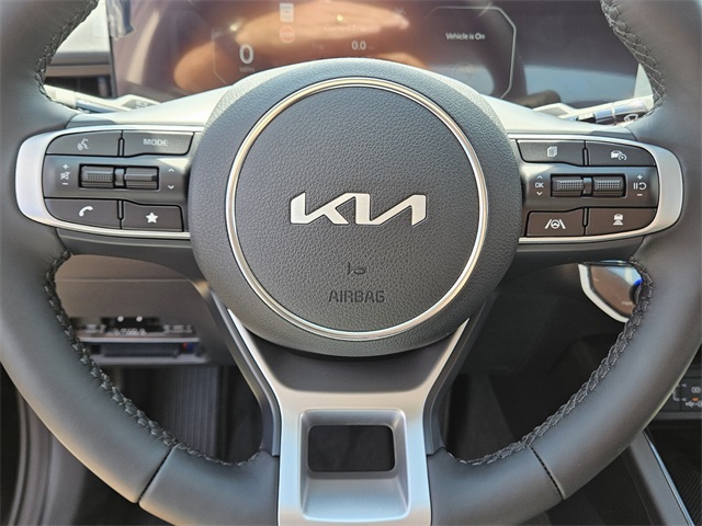 Vehicle image 13 of 22