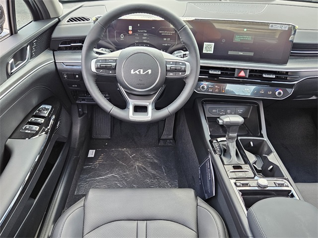 Vehicle image 11 of 22