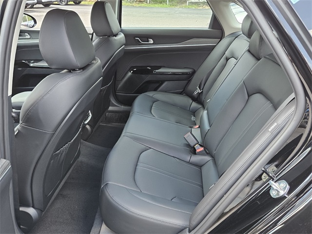 Vehicle image 8 of 22