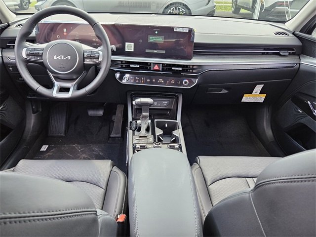 Vehicle image 12 of 22