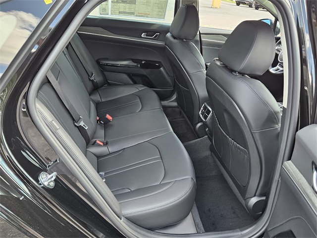 Vehicle image 9 of 22