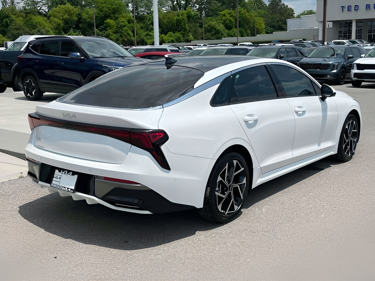 Vehicle image 41 of 44