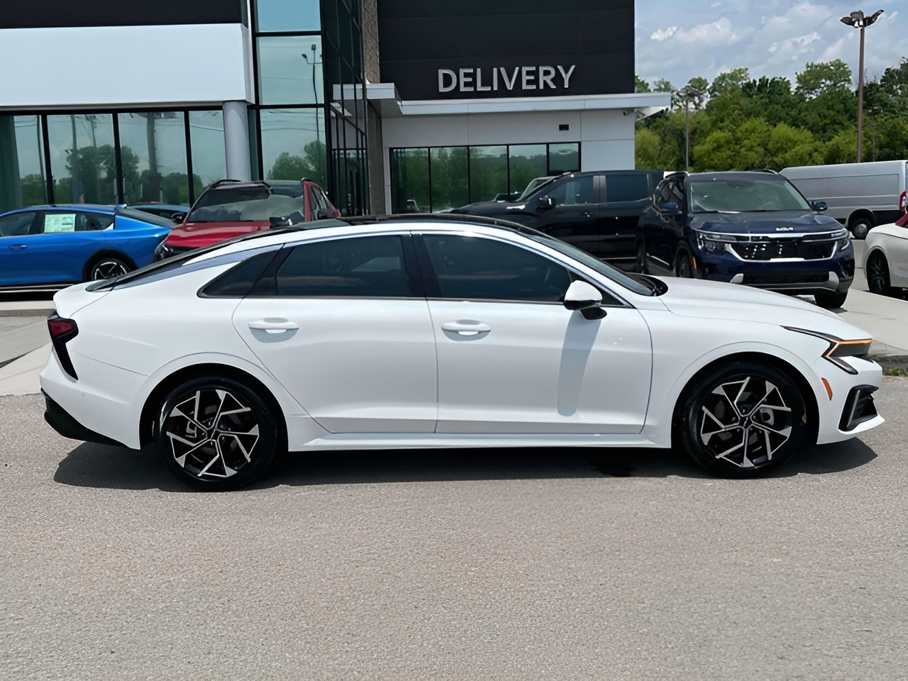Vehicle image 40 of 44