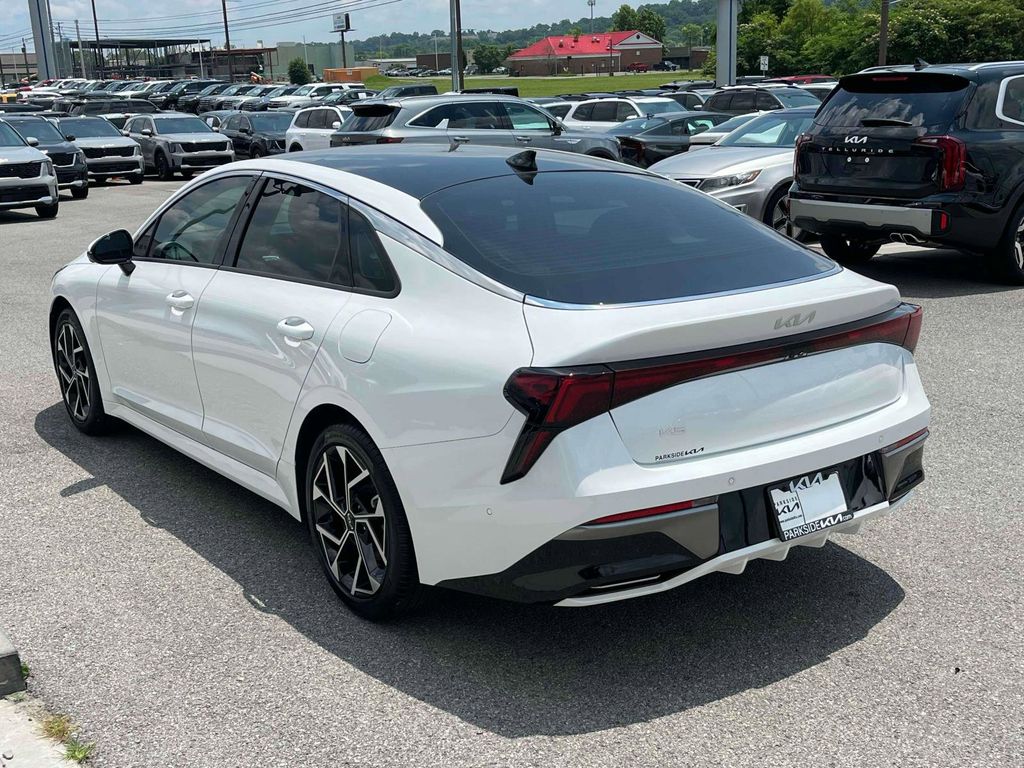 Vehicle image 7 of 44