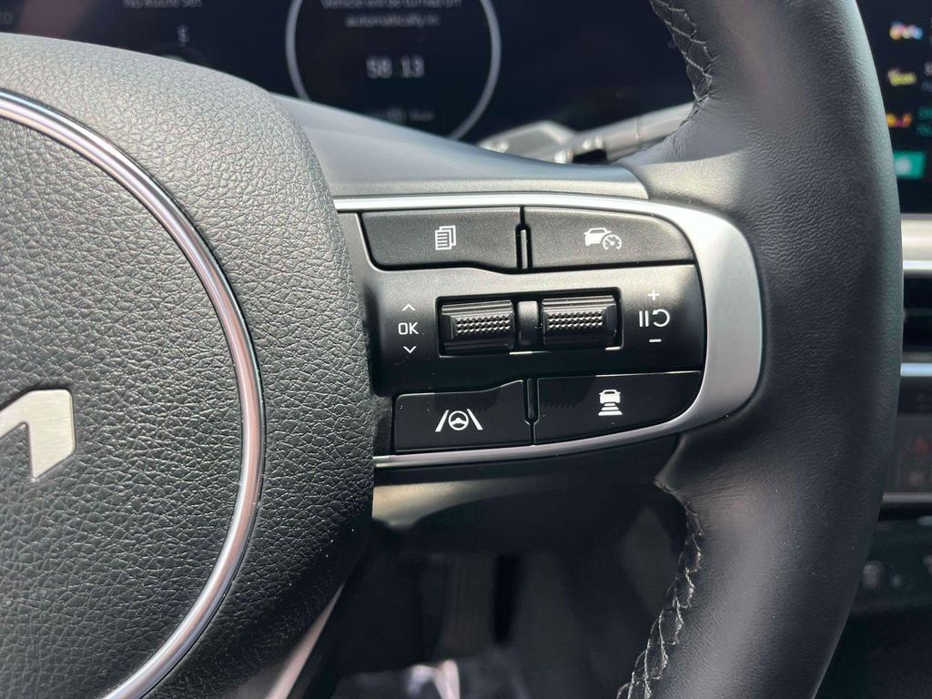 Vehicle image 24 of 44