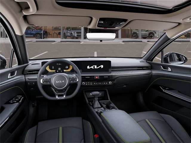 Vehicle image 13 of 27
