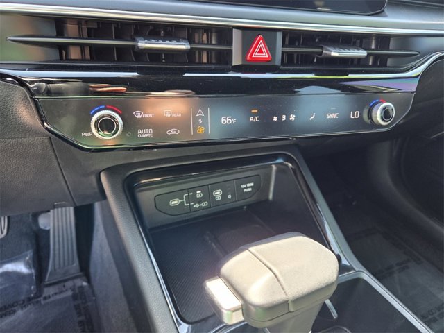 2025 Kia K5 GT Image 32 of 35