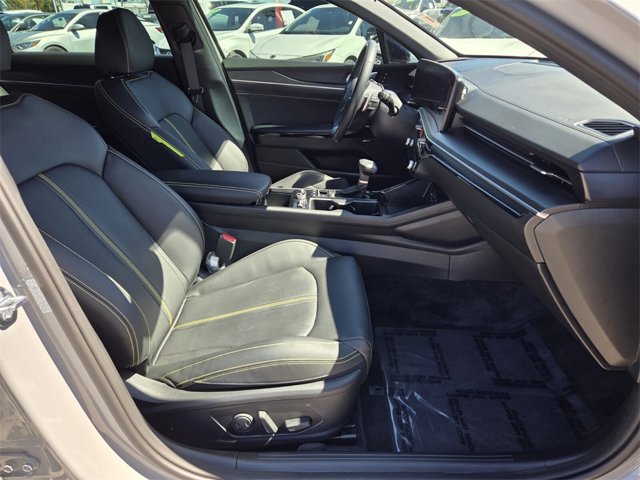 2025 Kia K5 GT Image 10 of 35