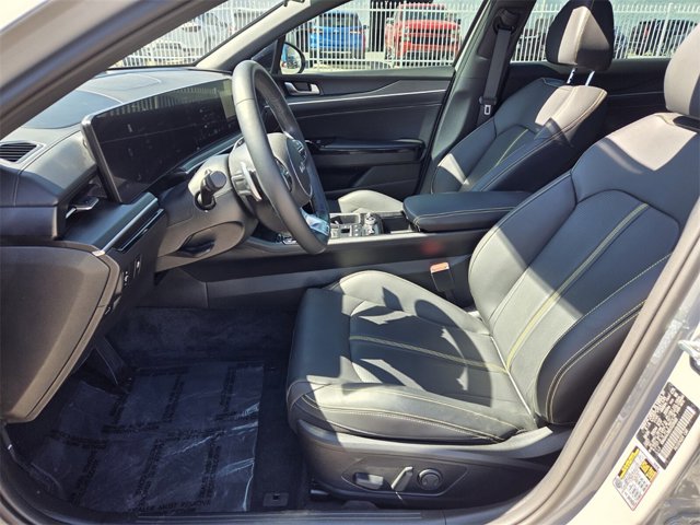 2025 Kia K5 GT Image 11 of 35