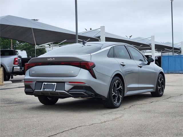Vehicle image 3 of 4