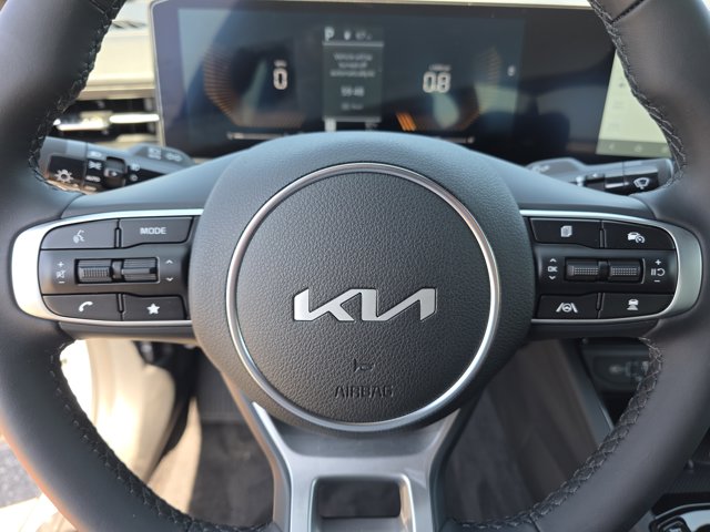 Vehicle image 29 of 33