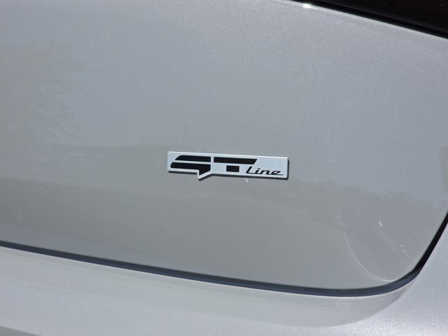 Vehicle image 10 of 33