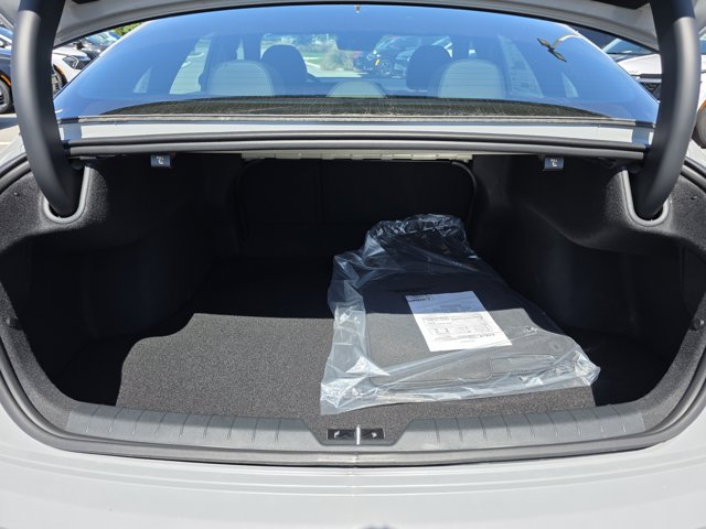 Vehicle image 9 of 33
