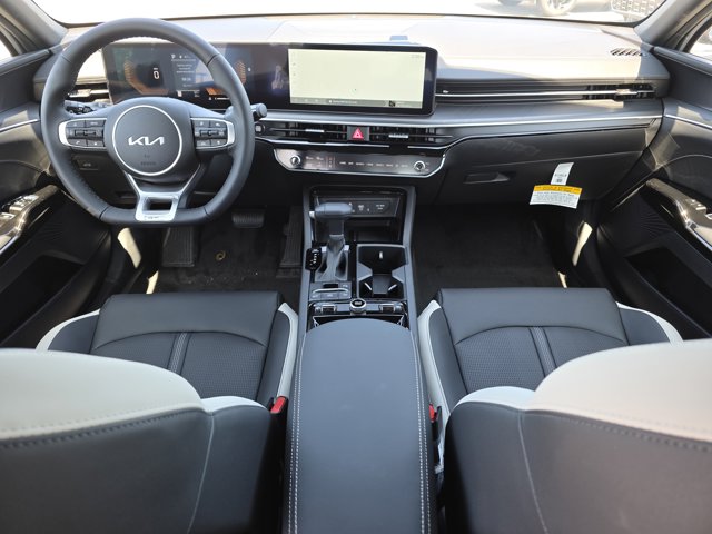 Vehicle image 12 of 33